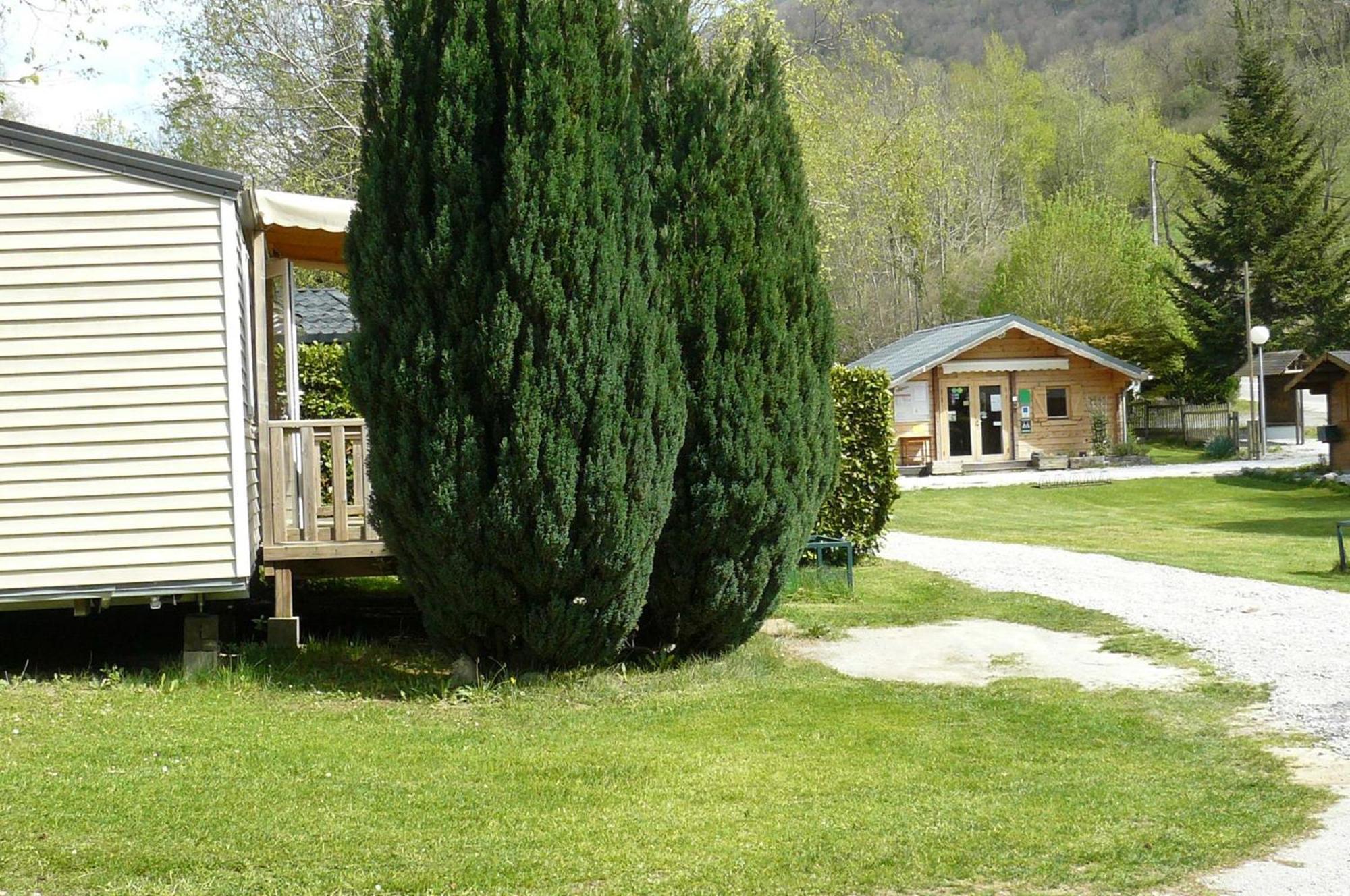 Camping Le Rey Louvie Juzon エクステリア 写真