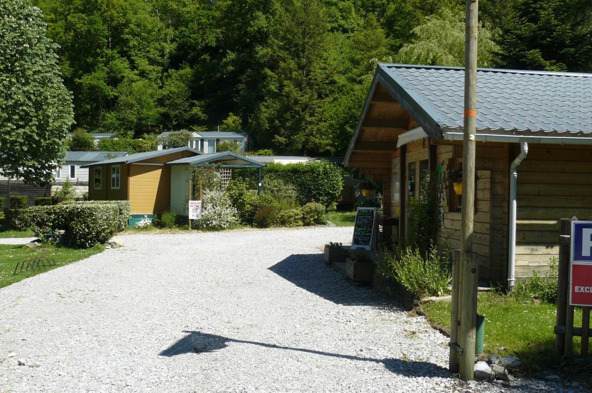Camping Le Rey Louvie Juzon エクステリア 写真