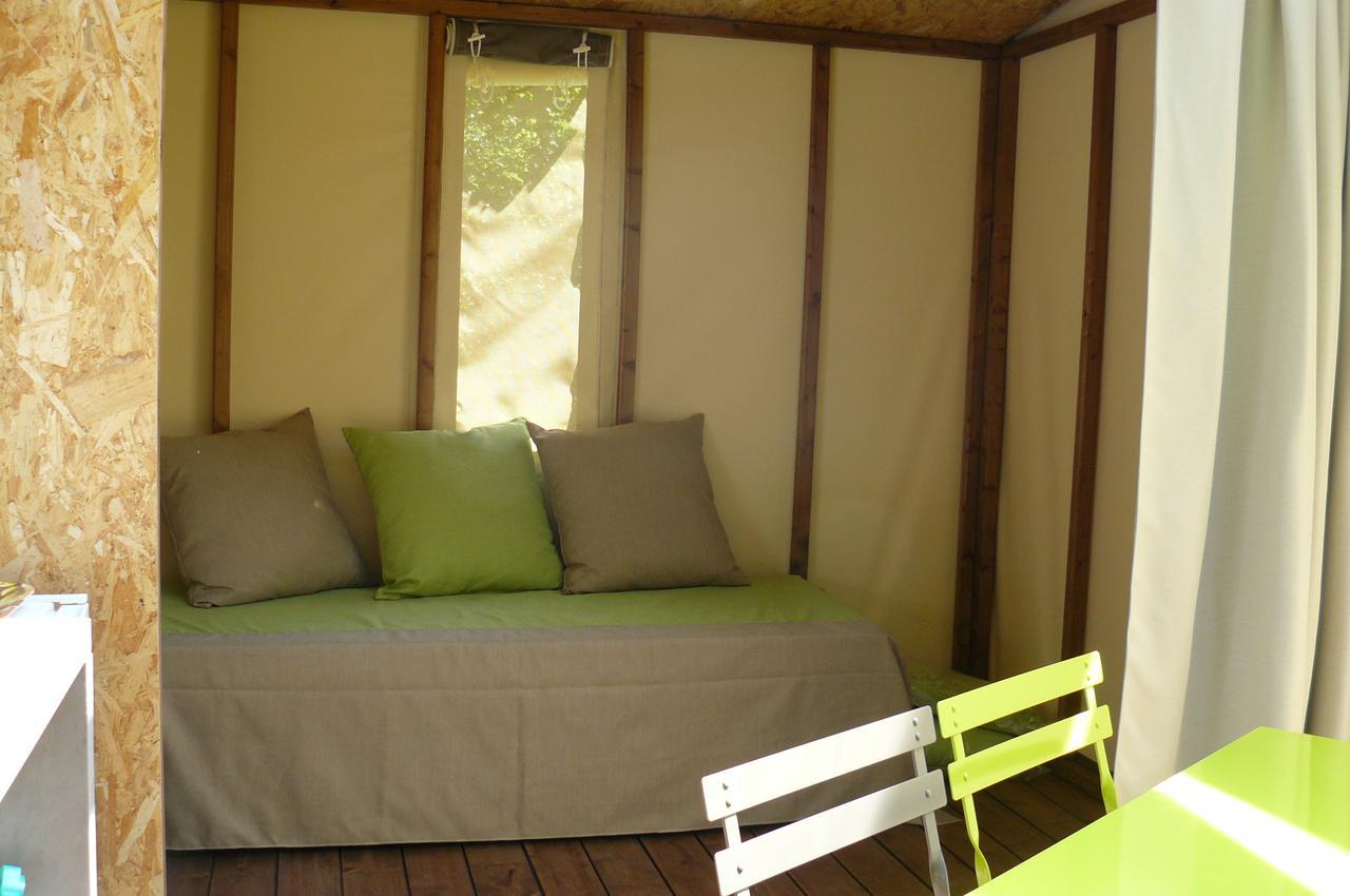 Camping Le Rey Louvie Juzon エクステリア 写真